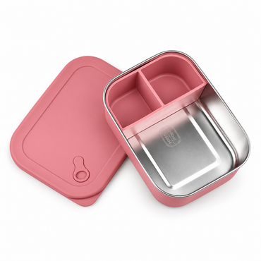 RVS lunchbox met 3 vakken in steenrood, deksel naast de bak